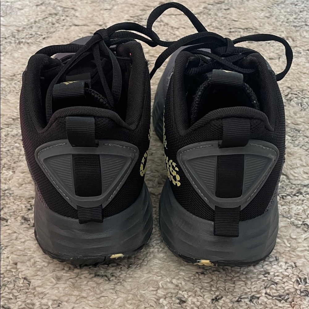 Adidas Men's Gray and Black Sneakers with Gold Accents - Picture 4 of 6